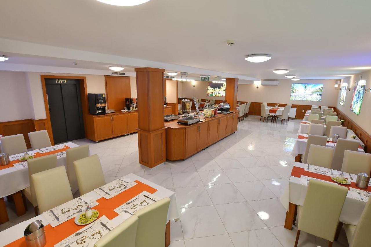 Hotel Barbakan Pécs Eksteriør bilde