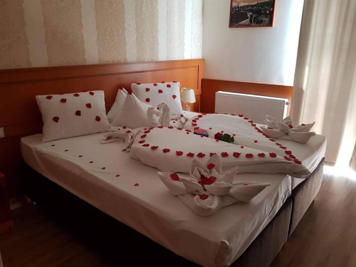 Hotel Barbakan Pécs Eksteriør bilde