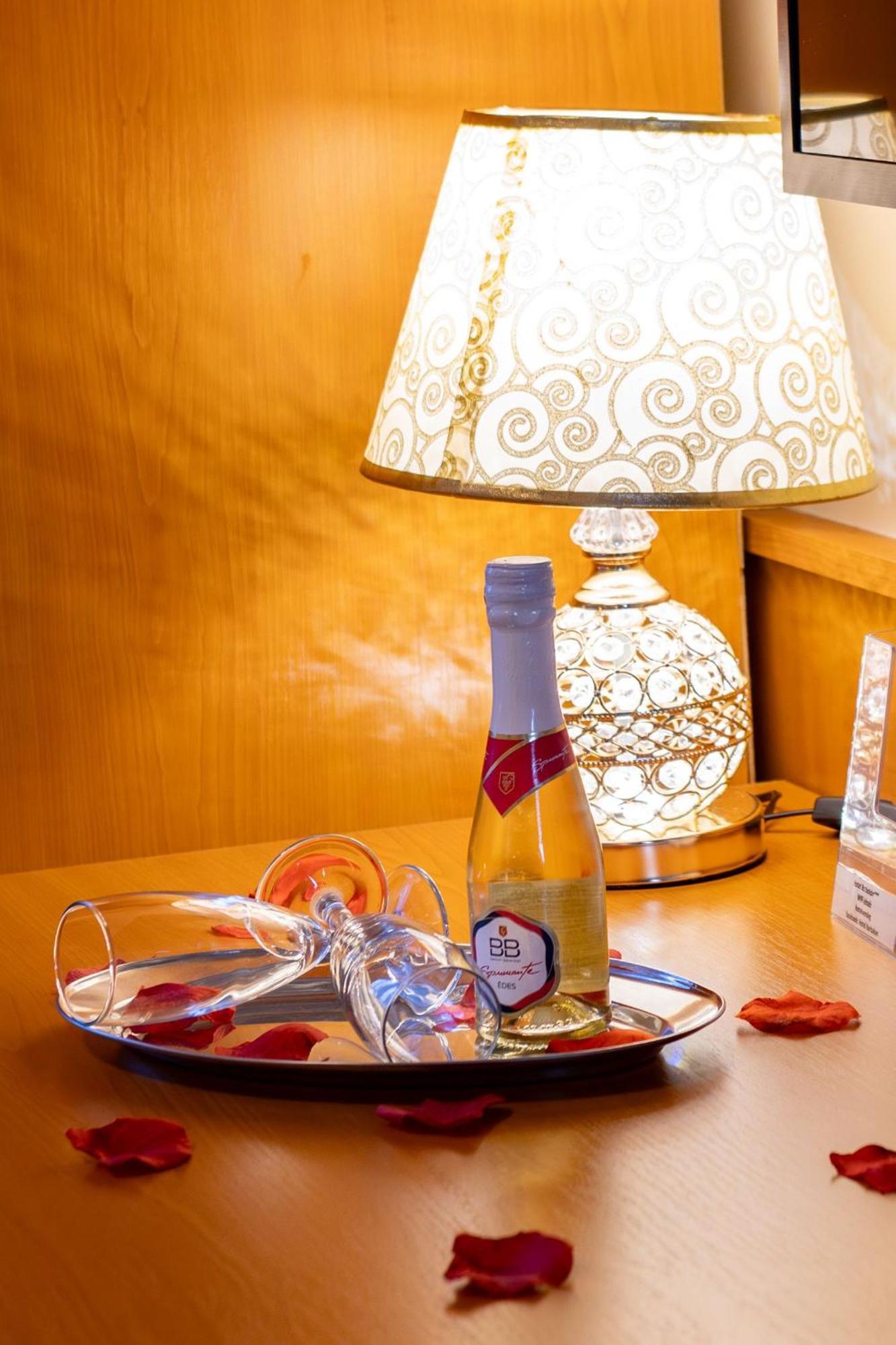 Hotel Barbakan Pécs Eksteriør bilde