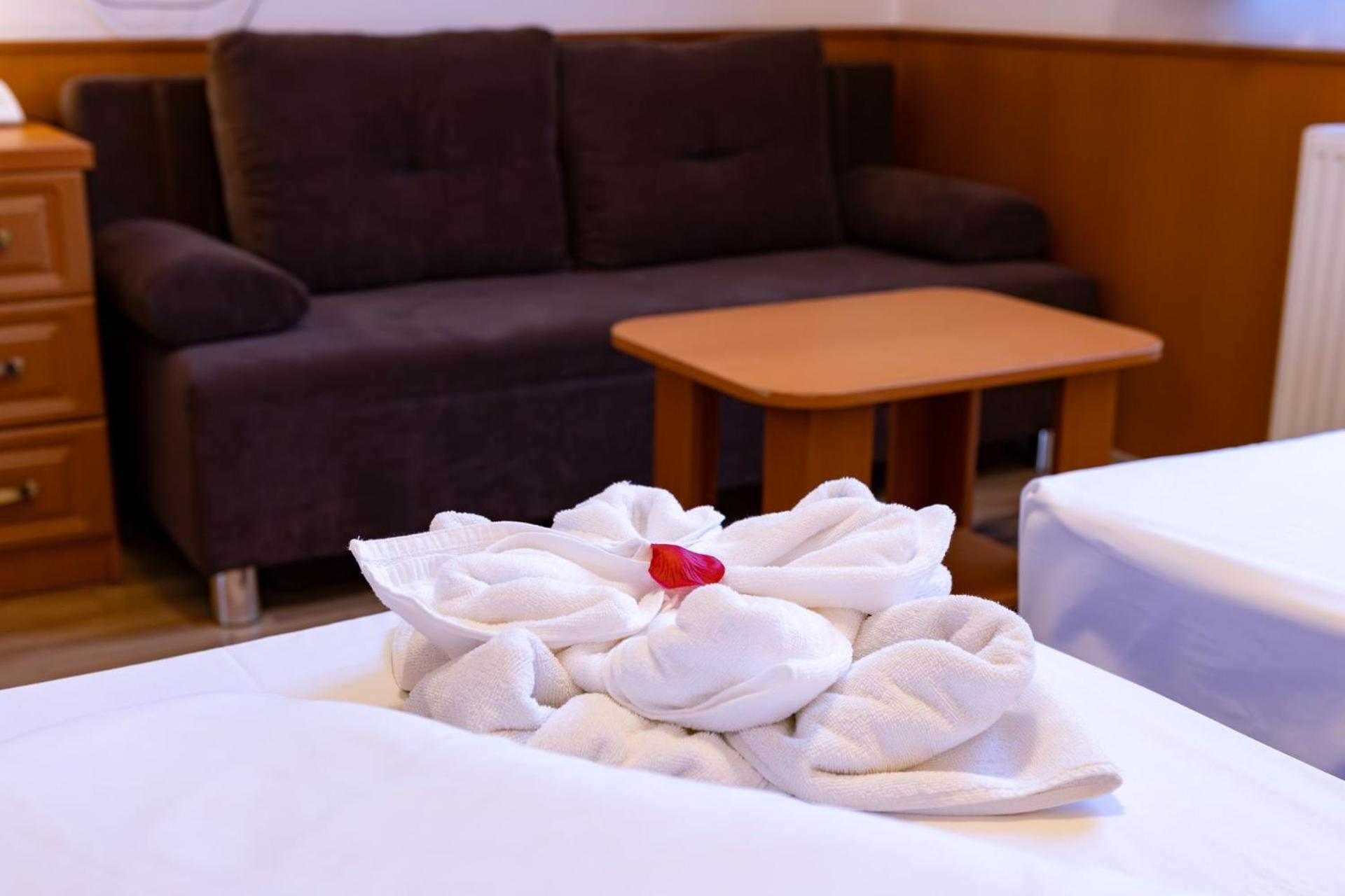 Hotel Barbakan Pécs Eksteriør bilde