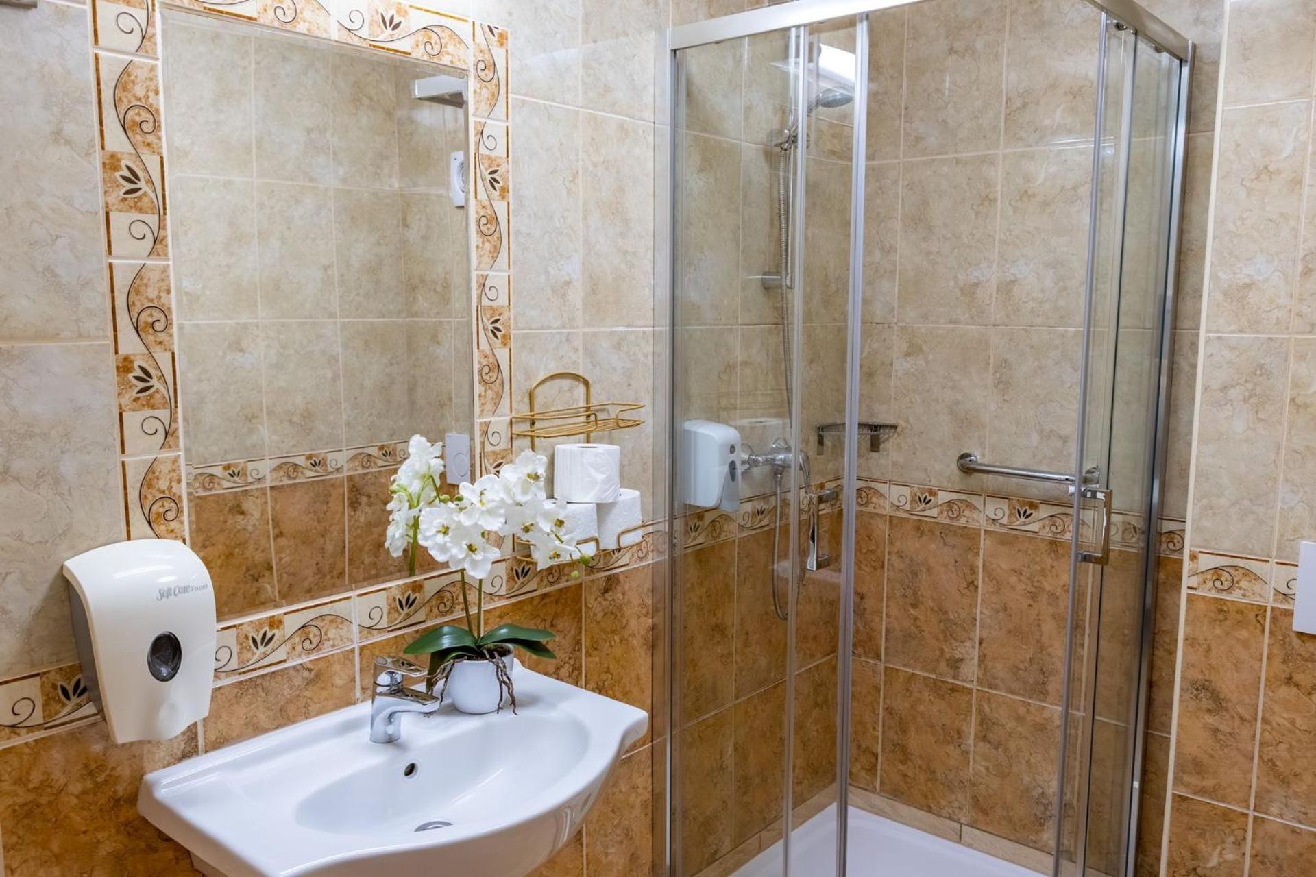 Hotel Barbakan Pécs Eksteriør bilde