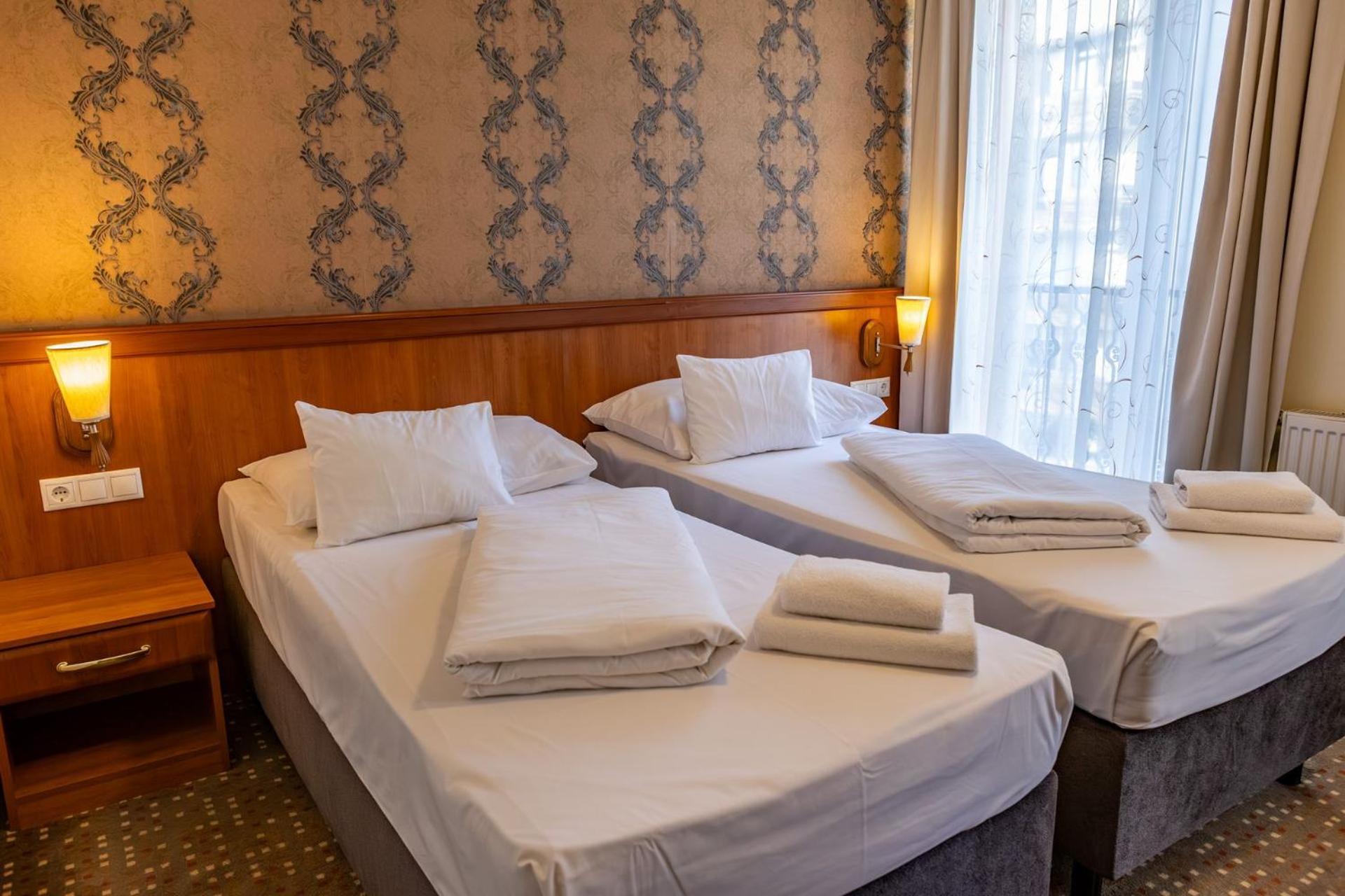 Hotel Barbakan Pécs Eksteriør bilde