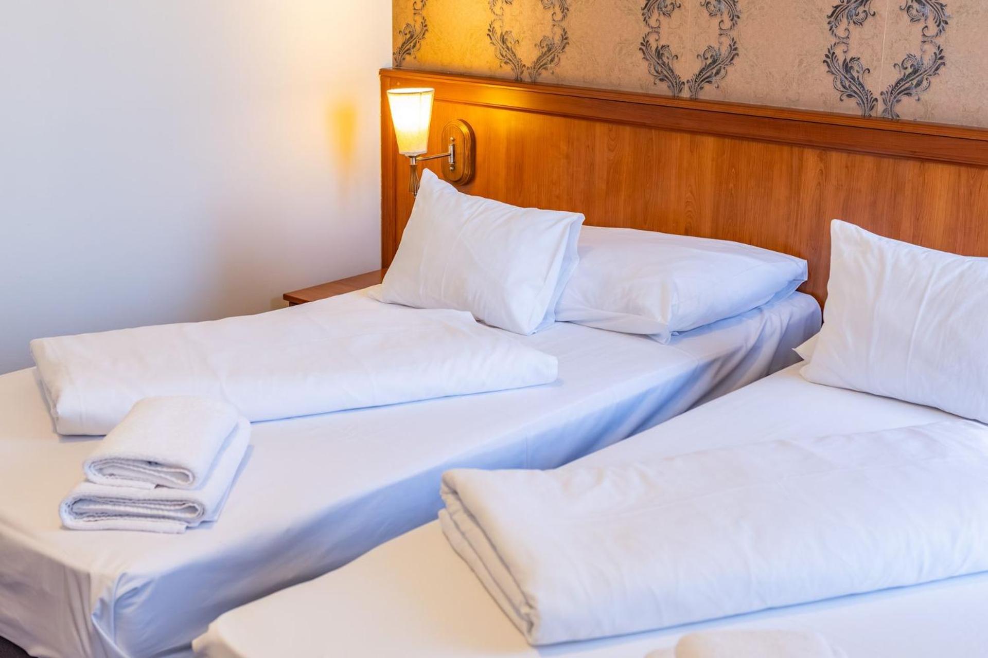 Hotel Barbakan Pécs Eksteriør bilde