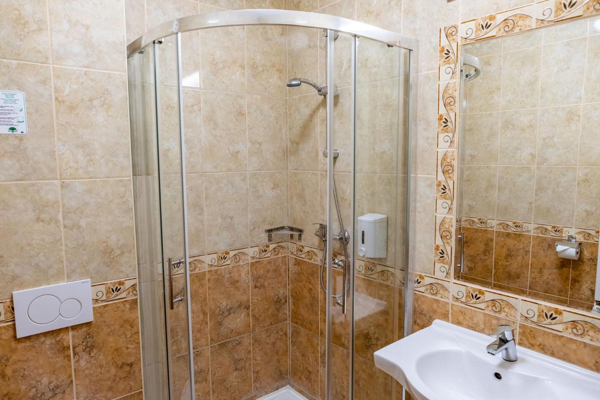 Hotel Barbakan Pécs Eksteriør bilde